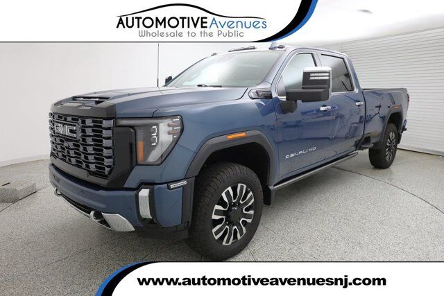 2025 GMC Sierra 3500HD Denali Ultimate — photo 1 of 13