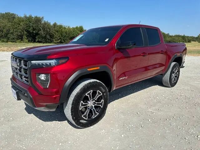 2025 GMC Canyon AT4 — photo 1 of 13