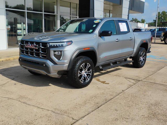 2025 GMC Canyon 4WD AT4