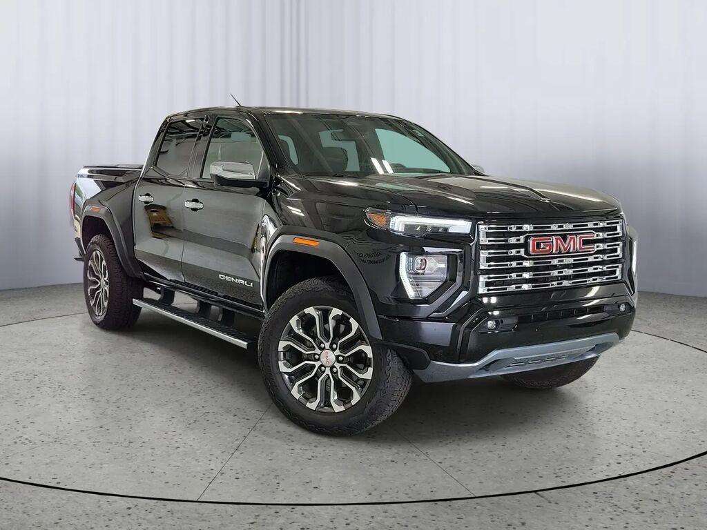 2025 GMC Canyon Denali — photo 1 of 13