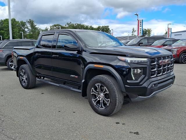 2024 GMC Canyon AT4