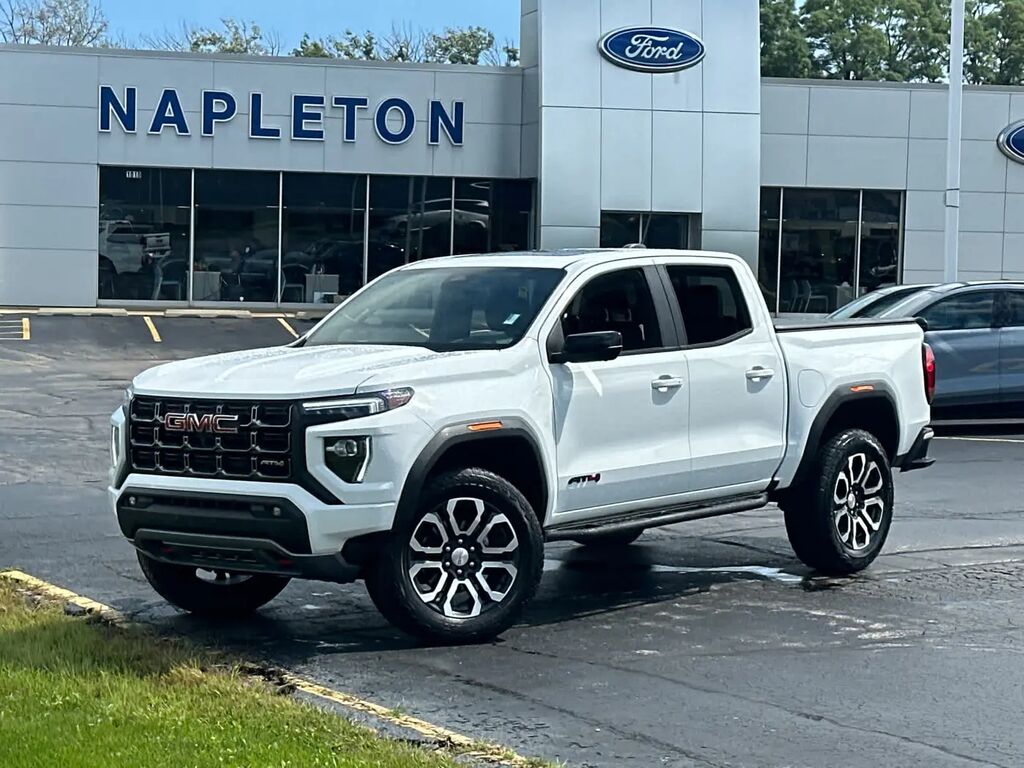2024 GMC Canyon AT4 — photo 1 of 13