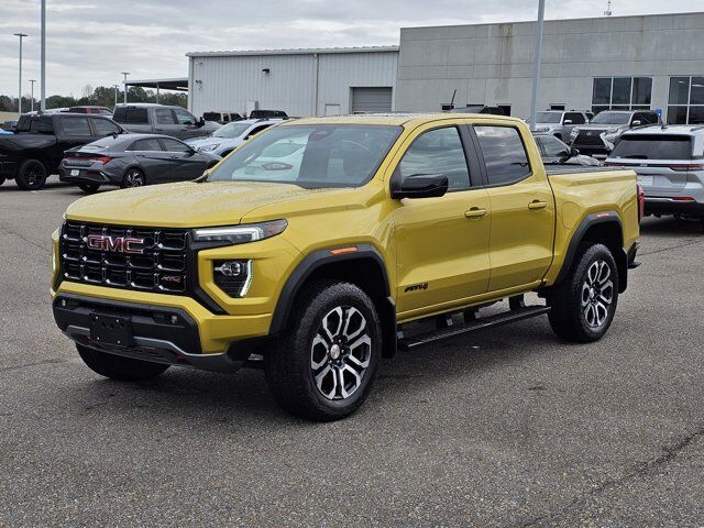 2023 GMC Canyon 4WD AT4
