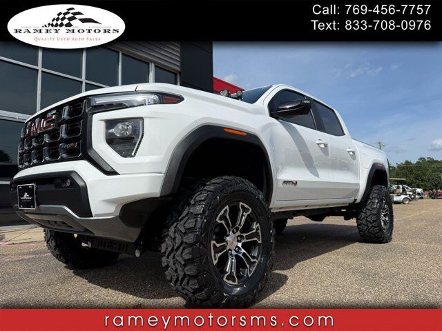 2024 GMC Canyon 4WD AT4