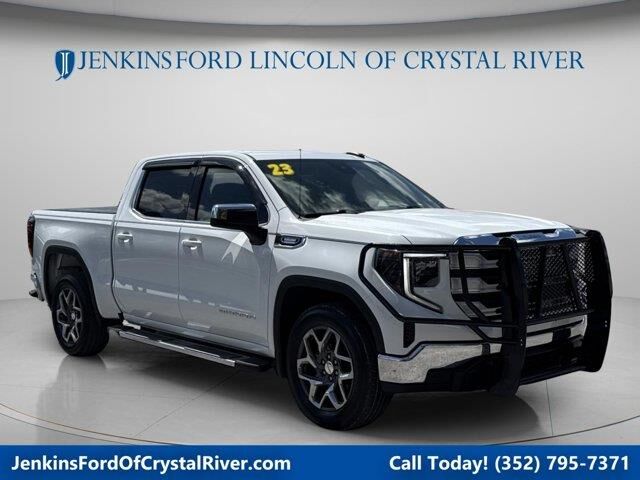 2023 GMC Sierra 1500 SLE — photo 1 of 3