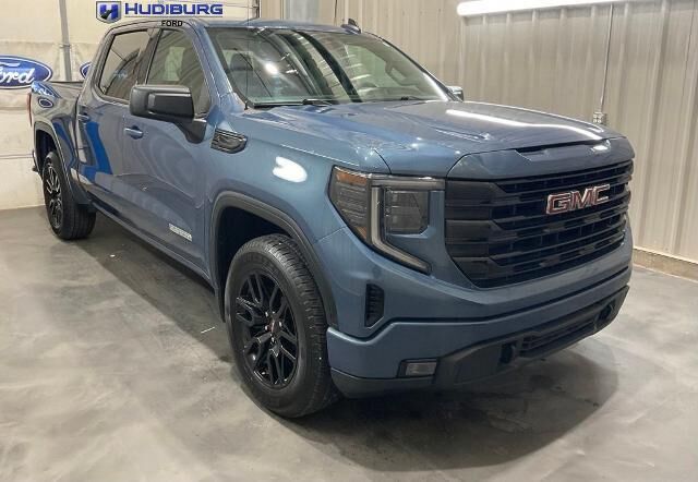 2024 GMC Sierra 1500 Elevation Standard
