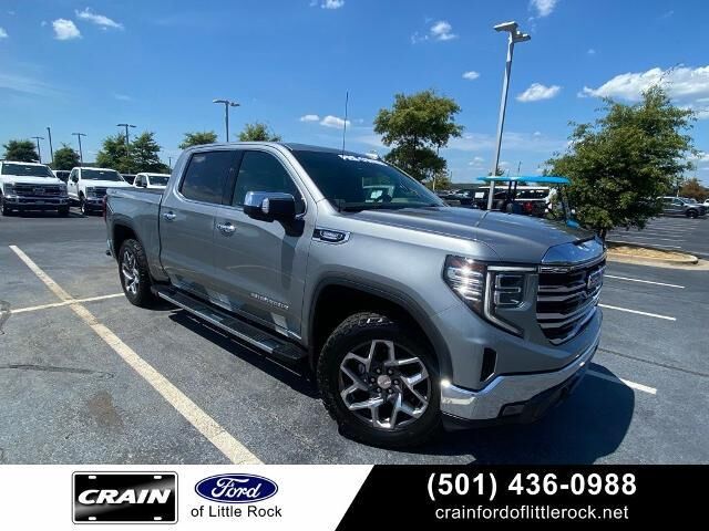 2024 GMC Sierra 1500 SLT — photo 1 of 8