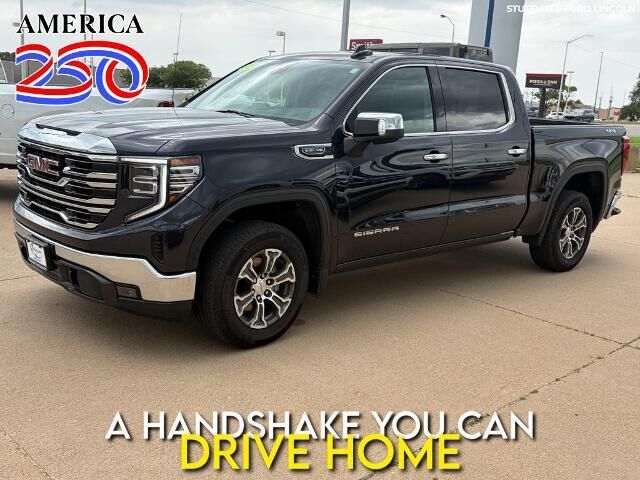 2025 GMC Sierra 1500 SLT