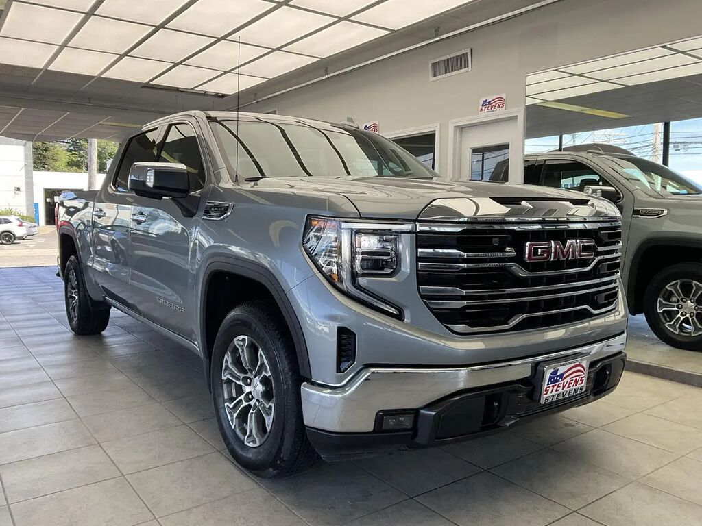 2025 GMC Sierra 1500 SLT — photo 1 of 13