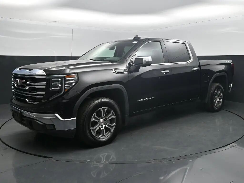 2025 GMC Sierra 1500 SLT — photo 1 of 13
