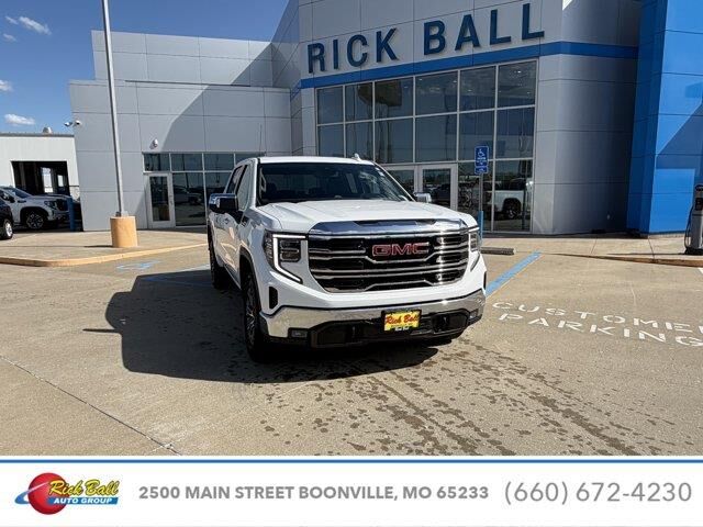 2025 GMC Sierra 1500 SLT
