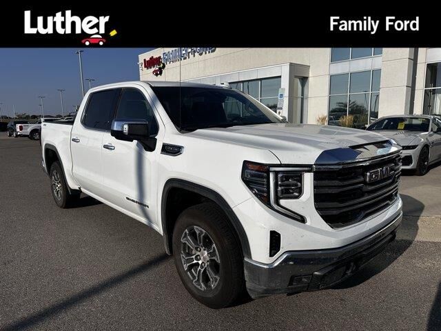 2025 GMC Sierra 1500 SLT — photo 1 of 9