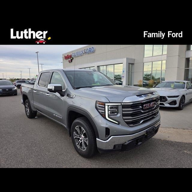 2025 GMC Sierra 1500 SLT — photo 1 of 12