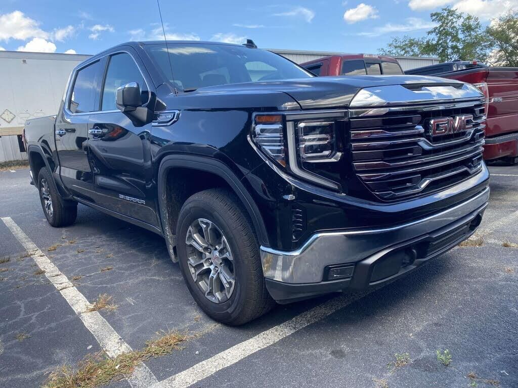 2025 GMC Sierra 1500 SLT — photo 1 of 1