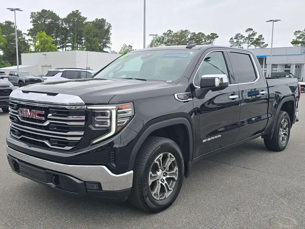 2025 GMC Sierra 1500 SLT