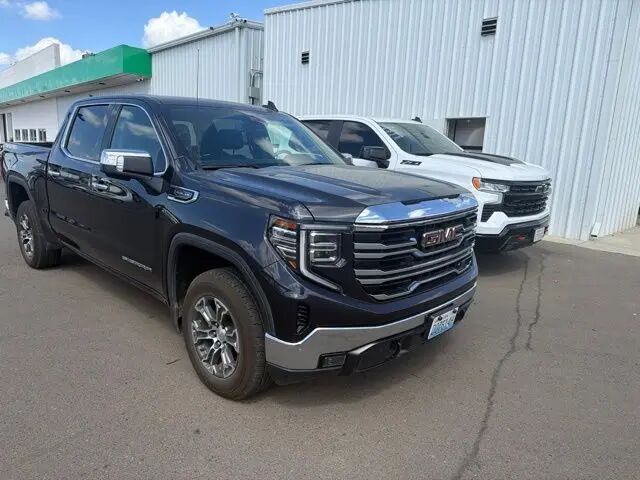 2025 GMC Sierra 1500 SLT — photo 1 of 4