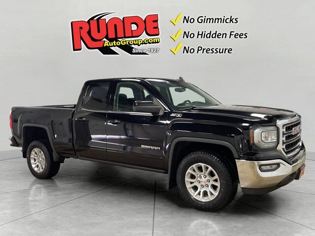 2017 GMC Sierra 1500 SLE — photo 1 of 1