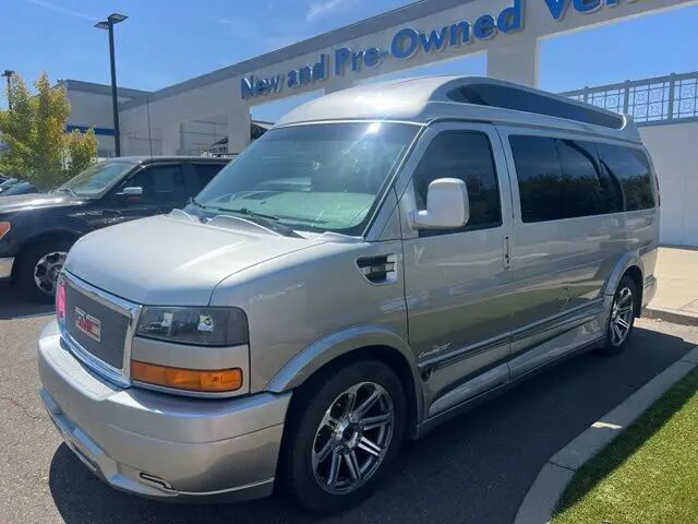 2016 GMC Savana 2500 — photo 1 of 1