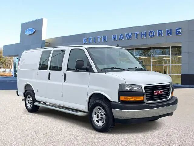 2025 GMC Savana 2500 — photo 1 of 13