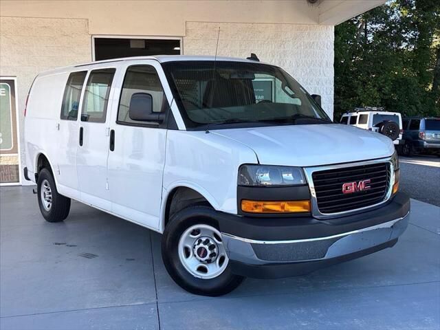 2022 GMC Savana 2500 — photo 1 of 13