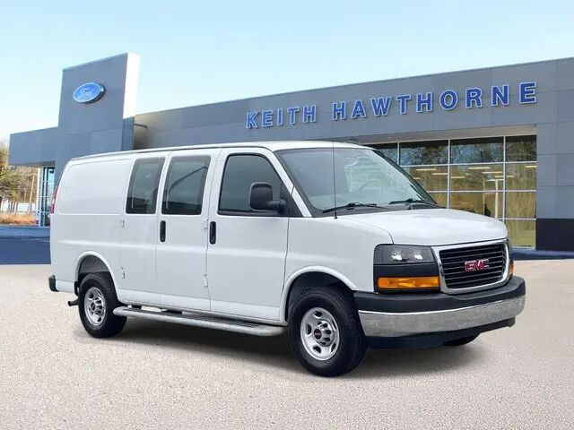 2025 GMC Savana 2500 — photo 1 of 13