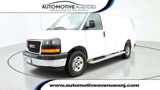 2025 GMC Savana Cargo Van RWD 2500 135'' w/ Convenience Package