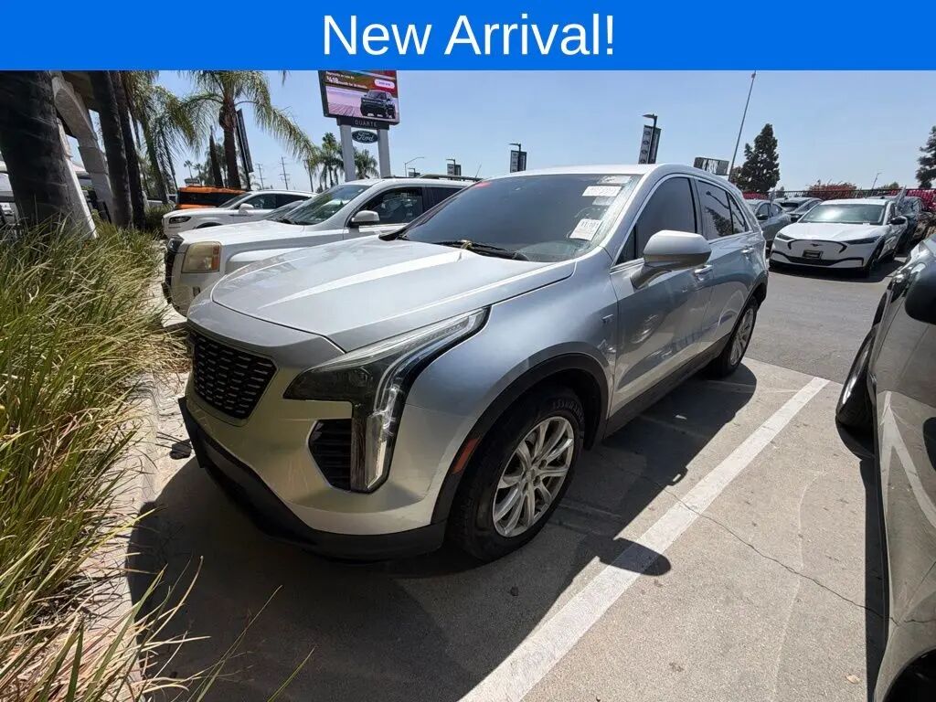 2019 Cadillac XT4 Luxury — photo 1 of 12