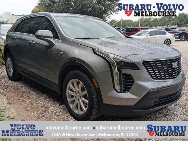 2023 Cadillac XT4 Luxury — photo 1 of 13