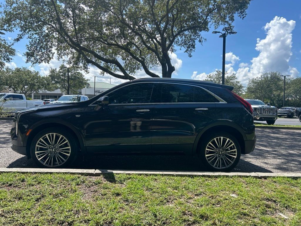 2024 Cadillac XT4 — photo 1 of 7