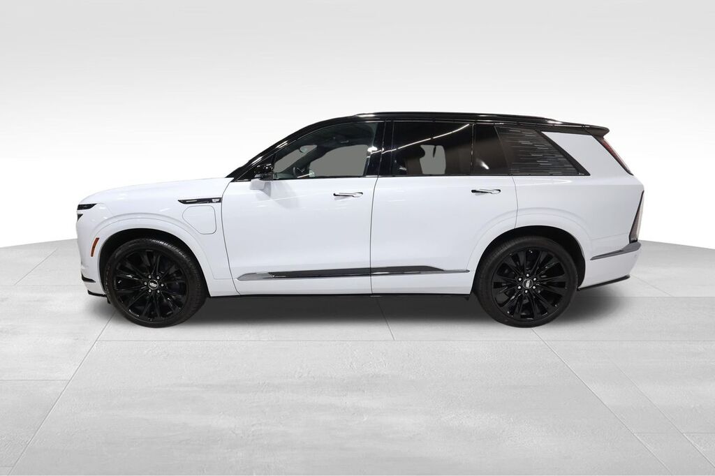 2026 Cadillac VISTIQ — photo 1 of 7