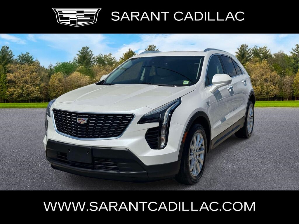 2023 Cadillac XT4 — photo 1 of 7