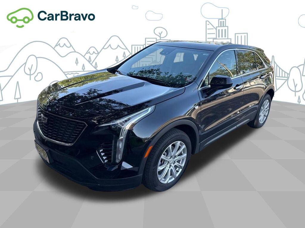 2023 Cadillac XT4 Luxury — photo 1 of 6