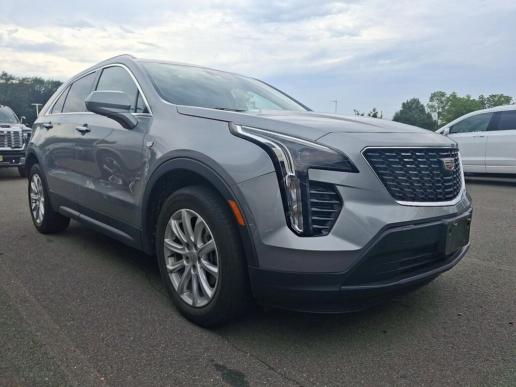 2023 Cadillac XT4 — photo 1 of 7