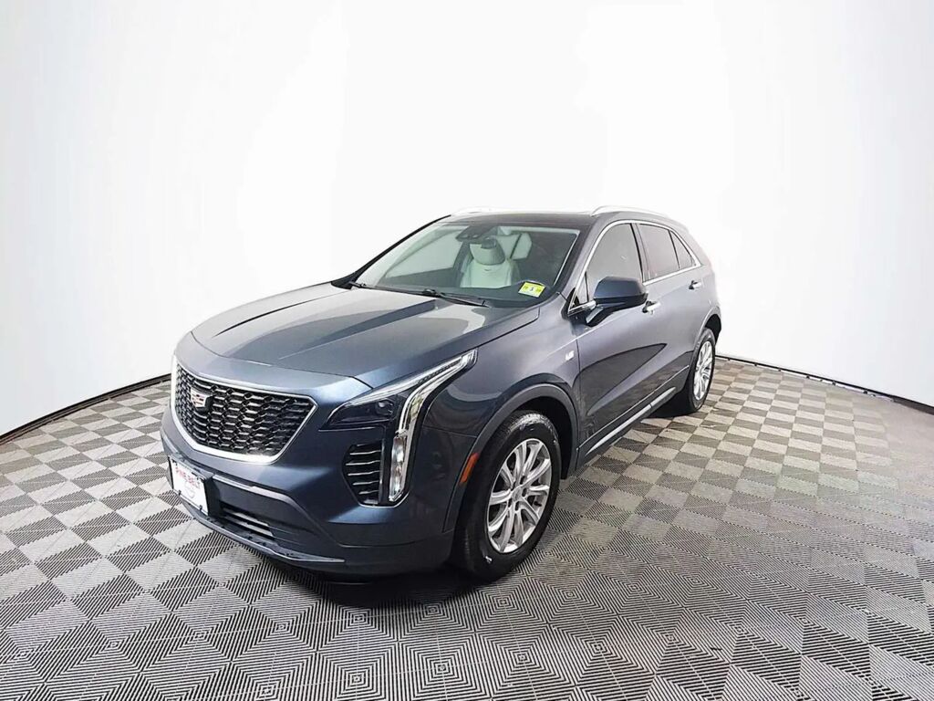 2021 Cadillac XT4 Luxury — photo 1 of 13