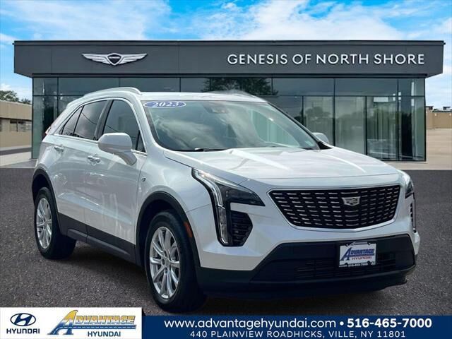 2023 Cadillac XT4 Luxury — photo 1 of 12