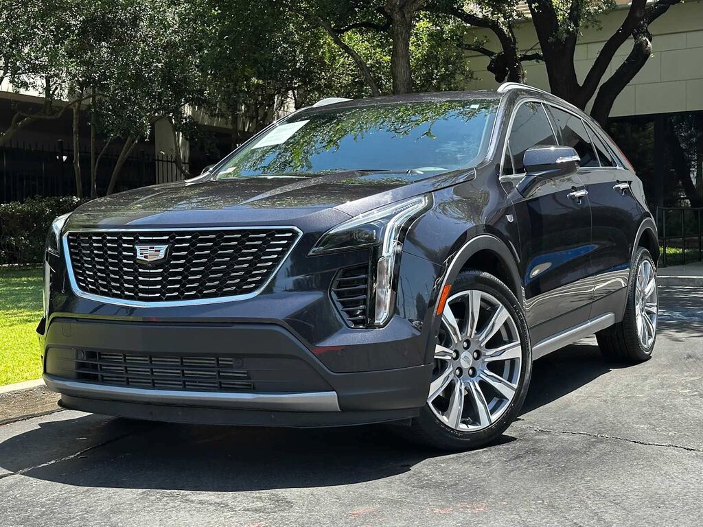 2023 Cadillac XT4 — photo 1 of 7