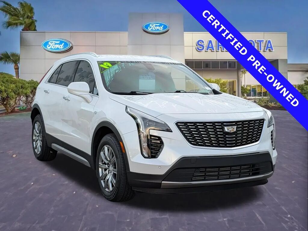 2019 Cadillac XT4 Premium Luxury — photo 1 of 13