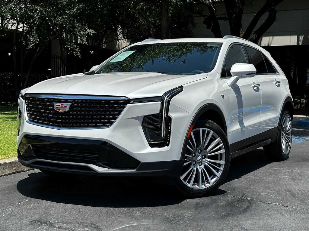 2024 Cadillac XT4 — photo 1 of 7