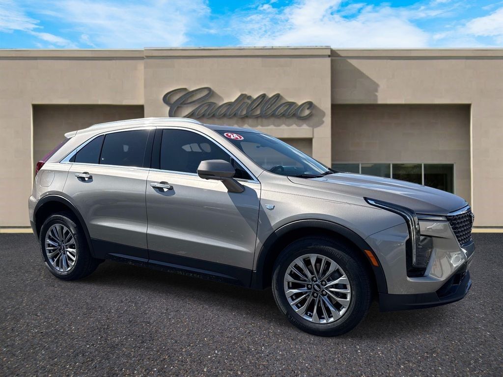 2024 Cadillac XT4 — photo 1 of 7