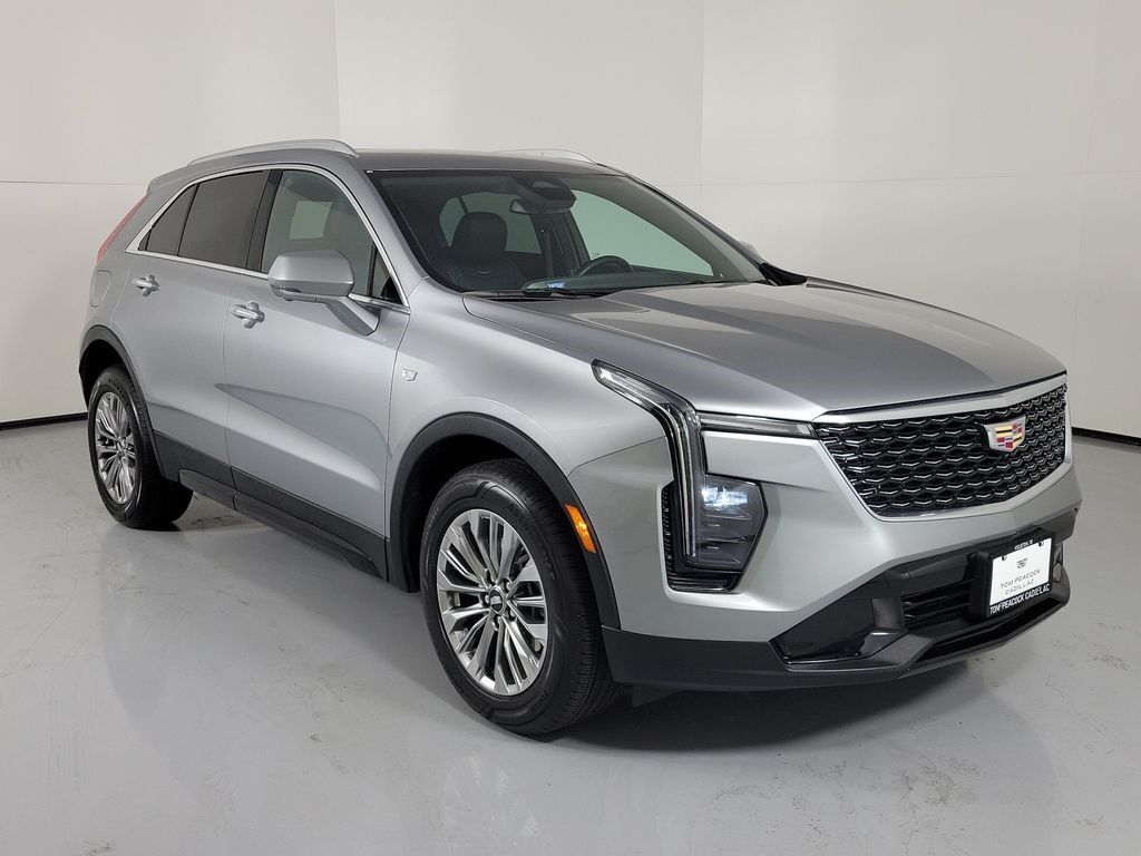 2025 Cadillac XT4 — photo 1 of 7