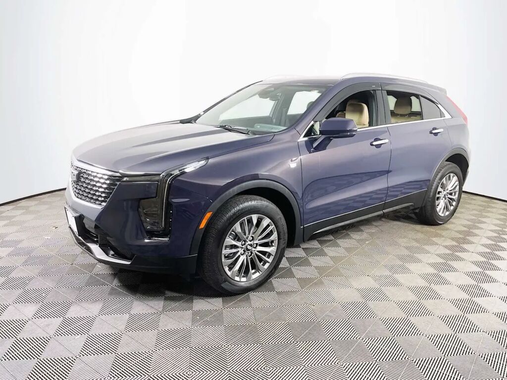 2024 Cadillac XT4 Premium Luxury — photo 1 of 29