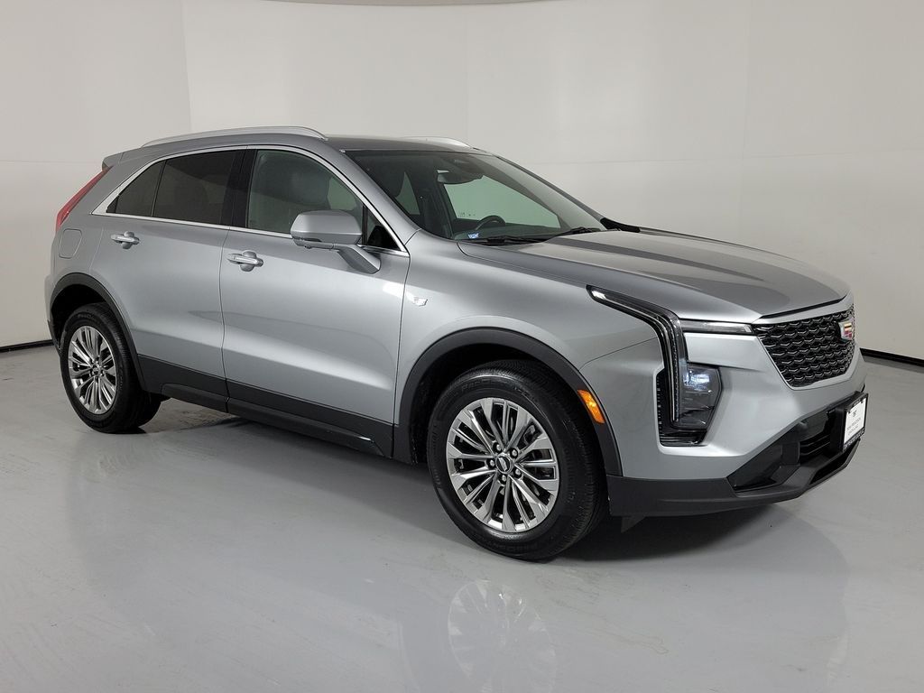 2025 Cadillac XT4 — photo 1 of 7