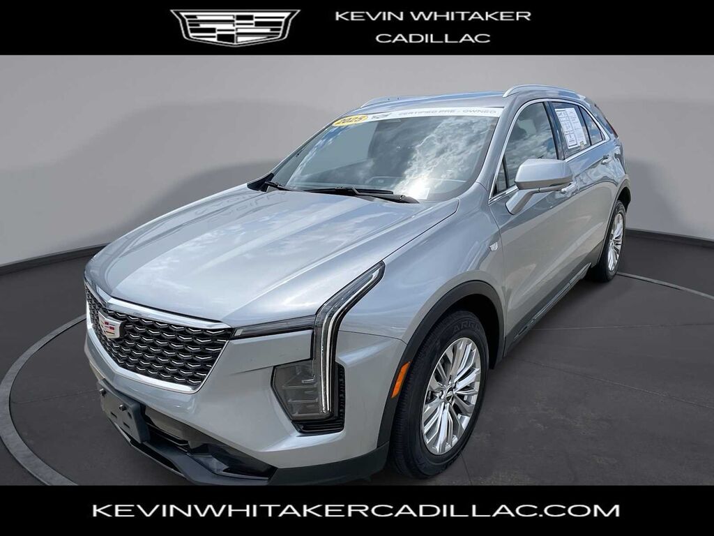 2025 Cadillac XT4 — photo 1 of 7