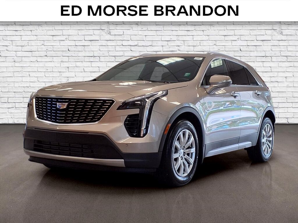 2023 Cadillac XT4 — photo 1 of 7