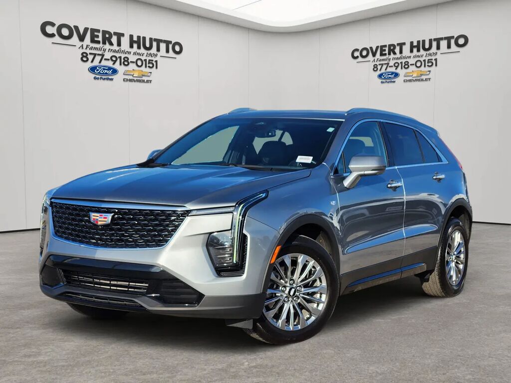 2025 Cadillac XT4 Premium Luxury — photo 1 of 13