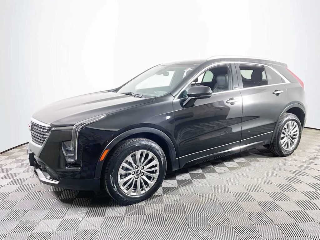 2024 Cadillac XT4 Premium Luxury — photo 1 of 13