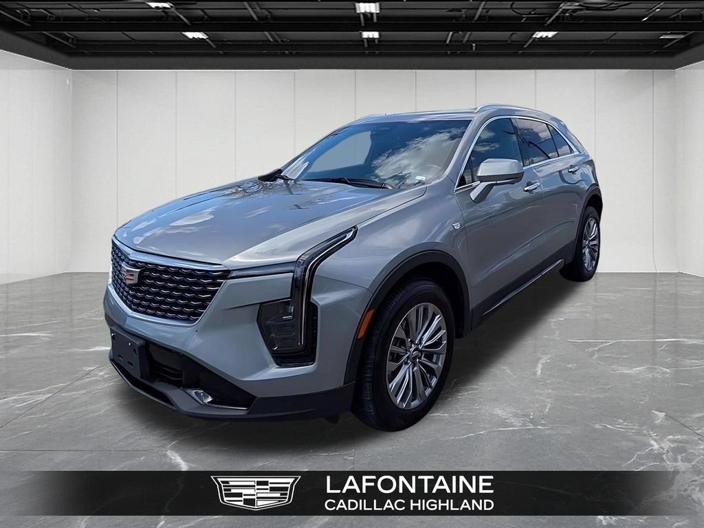 2025 Cadillac XT4 — photo 1 of 7