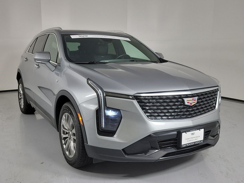 2024 Cadillac XT4 — photo 1 of 7