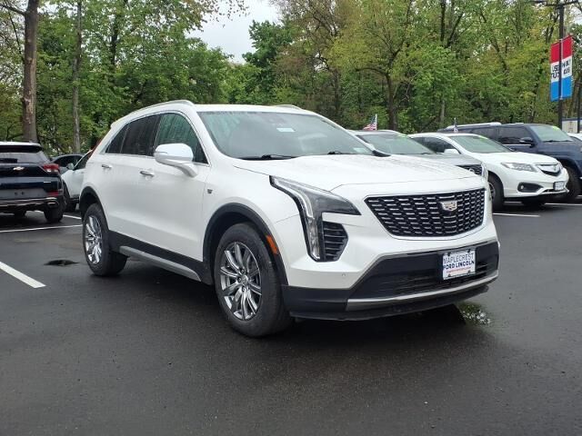 2022 Cadillac XT4 Premium Luxury