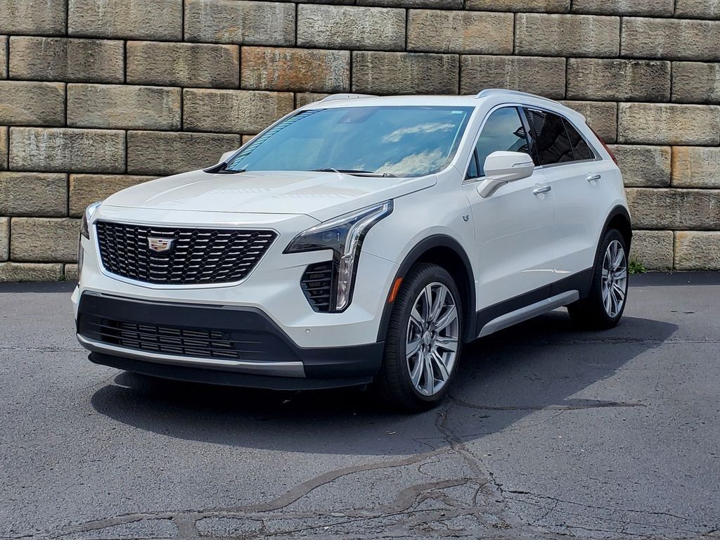 2023 Cadillac XT4 — photo 1 of 7